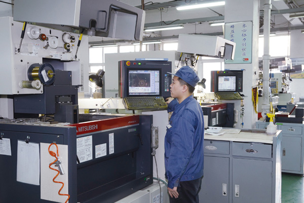 線切割機(jī).jpg